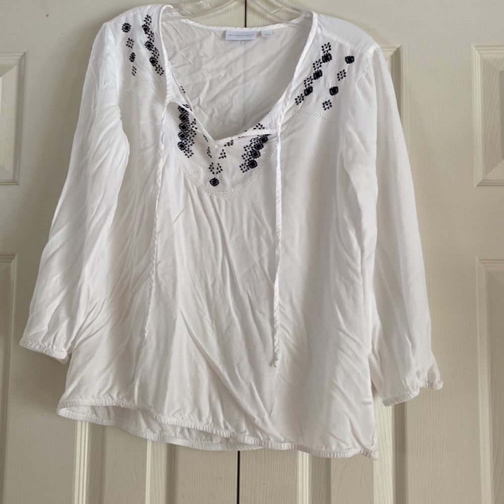 New York and Company size medium shirt